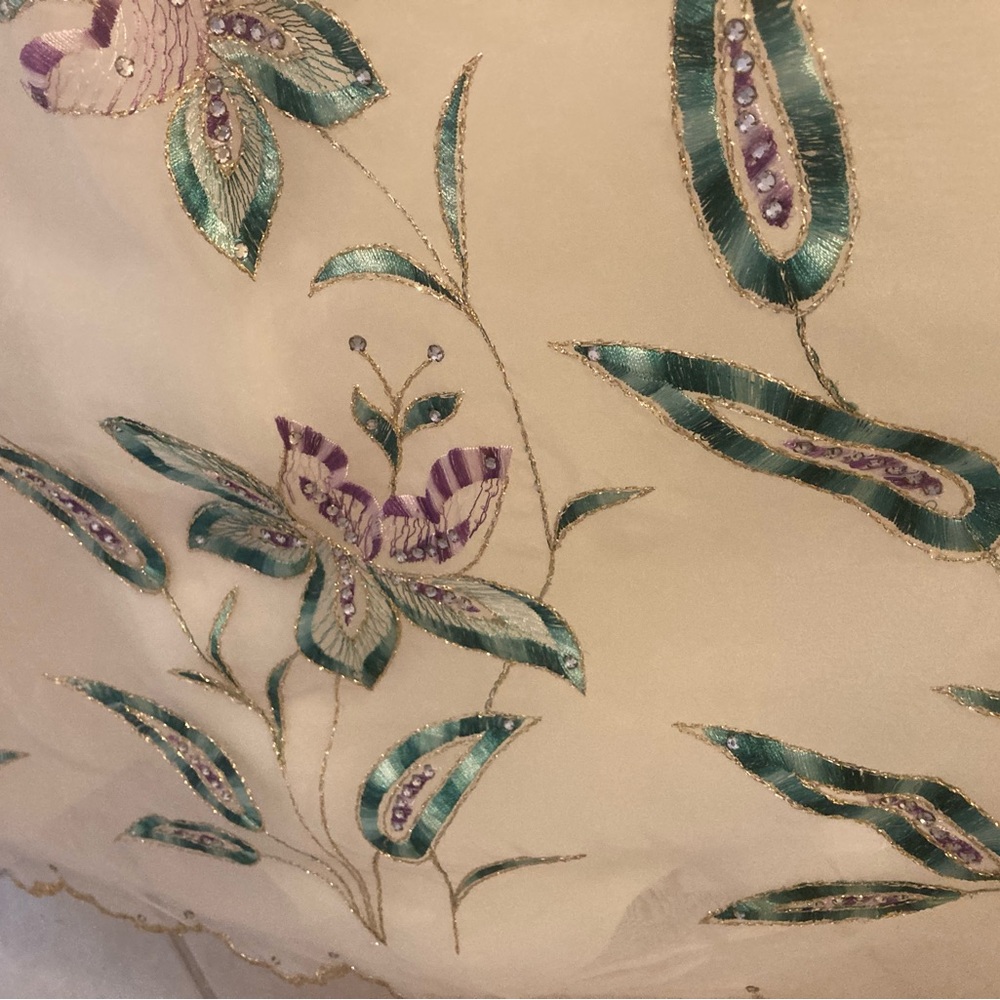 Vintage Embroidered Cream Gown - Picture 4 of 4